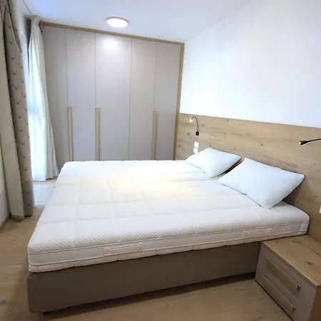 Aurturist Roulette Apartment