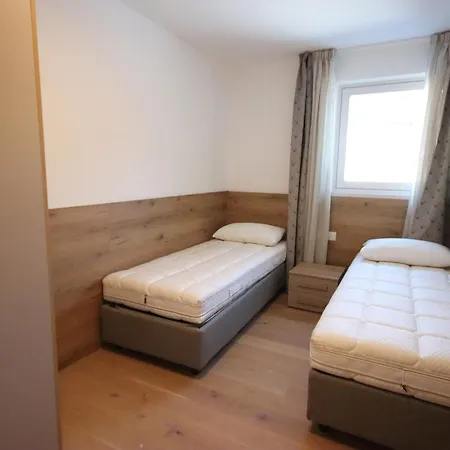 Apartment Aurturist Roulette